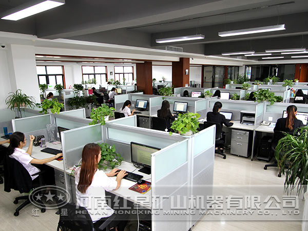 藍(lán)閃石對(duì)輥式破碎機(jī)服務(wù)