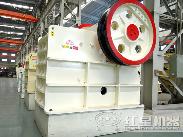 碎石設(shè)備顎式破碎機價格