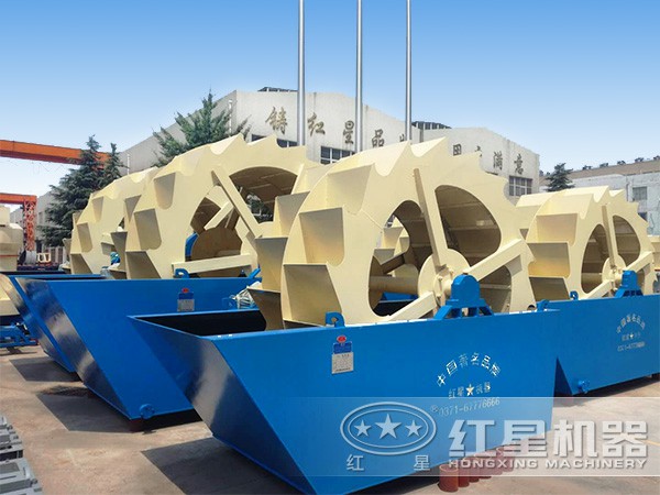 廠區(qū)擺放整齊的洗砂機