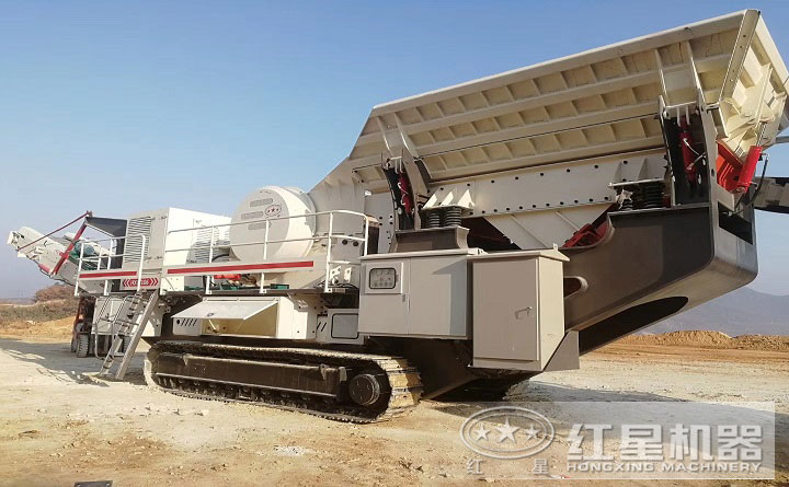 履帶顎破碎石現場 履帶顎破碎石現場