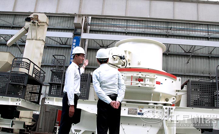 技術經(jīng)理全程跟蹤講解設備