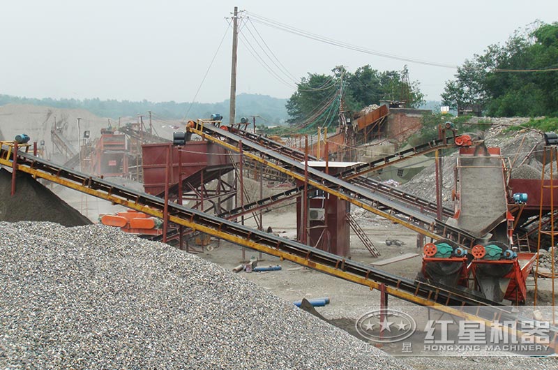 對(duì)輥制砂機(jī)作業(yè)現(xiàn)場